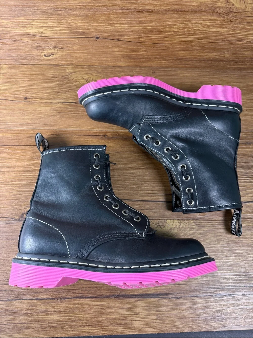 Dr. Martens 1460 Pink Sole Wanama Leather Jungle‎ Zip Boots Womens Size 6 Shoes